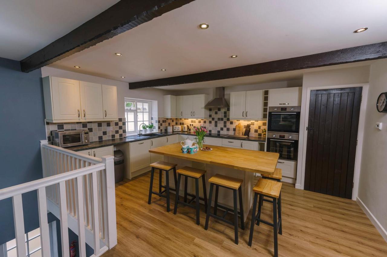 Corffe House And Holiday Cottages บาร์นสเตเปิล ภายนอก รูปภาพ