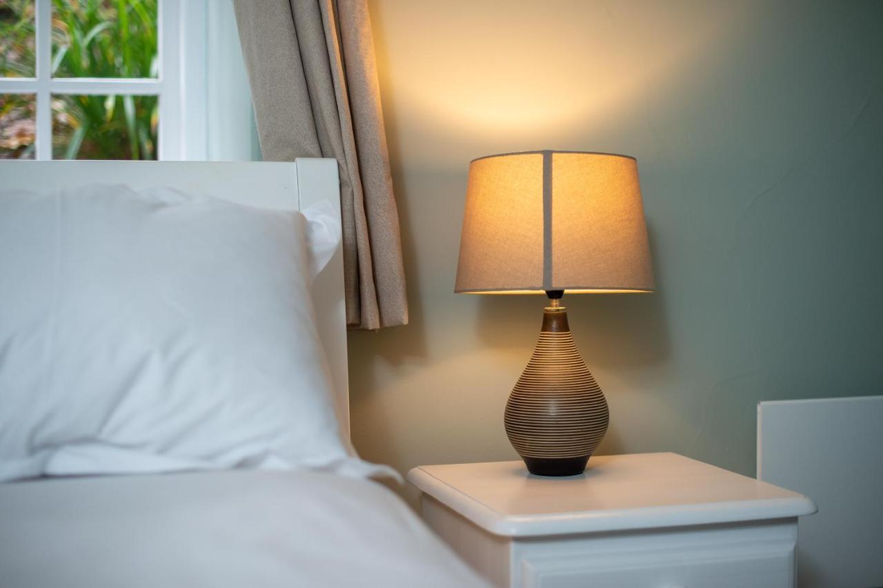 Corffe House And Holiday Cottages บาร์นสเตเปิล ภายนอก รูปภาพ