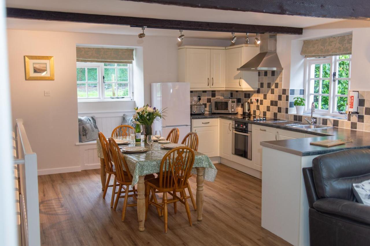 Corffe House And Holiday Cottages บาร์นสเตเปิล ภายนอก รูปภาพ