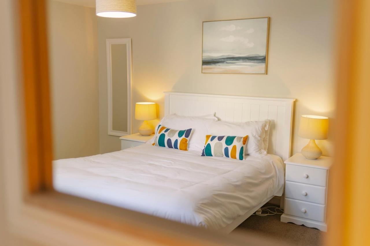Corffe House And Holiday Cottages บาร์นสเตเปิล ภายนอก รูปภาพ