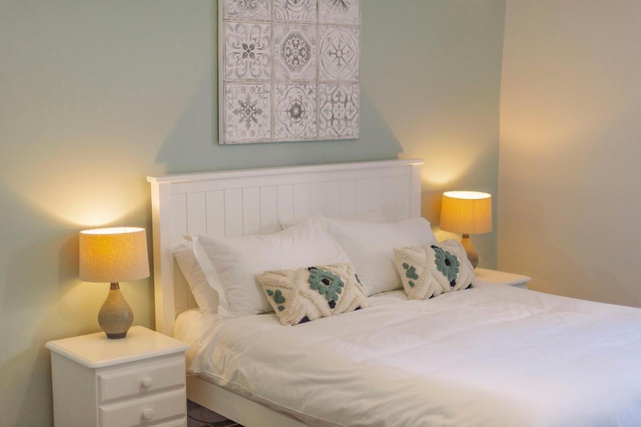 Corffe House And Holiday Cottages บาร์นสเตเปิล ภายนอก รูปภาพ