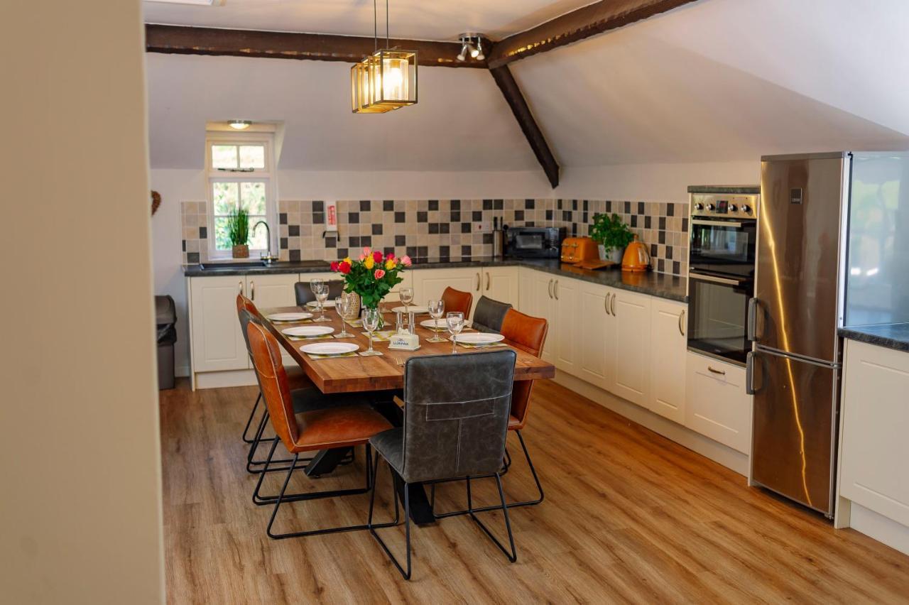 Corffe House And Holiday Cottages บาร์นสเตเปิล ภายนอก รูปภาพ